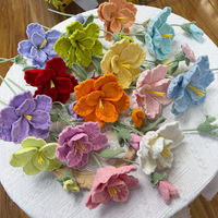 Bouquet de fleurs d'eustoma en laine tricotée et crochetée à la main - pour cadeaux d'anniversaire, de Noël, de mariage ; Vente en gros de fleurs