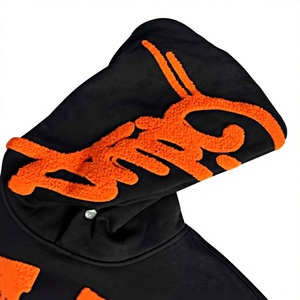 Sudadera con Capucha para Hombre Play 4 Keeps, 100% Algodón, Felpa Francesa Transpirable, Estampado Puff, Negro Naranja, Logotipo Personalizado Frontal, Estilo Urbano - Product Image 2