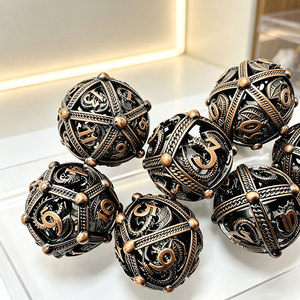 Juego de 7 dados poliédricos de metal huecos con patrón interior de dragón tallado antiguo para colección de juegos de mesa DND - Product Image 3