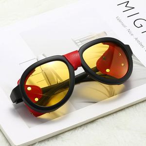 Lunettes de soleil polarisées UV400 vintage 2025 pour hommes et femmes, avec rivets, monture en cuir PU, style punk, pour la conduite, vision nocturne, Steampunk - Product Image 2