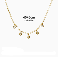 Collar de Acero Inoxidable Estilo Nicho para Mujer con Múltiples Dijes, Perlas y Piedras de Imitación