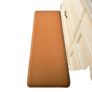 Tapete de Cocina Moderno Antideslizante y Confortable, Material de PVC Anti Fatiga, Resistente a las Manchas y Apto para Mascotas - Product Image 1