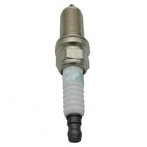 Piezas de motor de coche japonés al por menor al mejor <span class=keywords><strong>precio</strong></span>, bujía de <span class=keywords><strong>iridio</strong></span> doble 4703 IKH16TT para Hybrid RAV4 Camry Dodge - Product Image 3