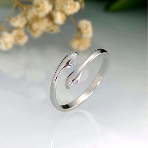Anello Regolabile con Mani Intrecciate per Donne e Uomini - Product Image 4