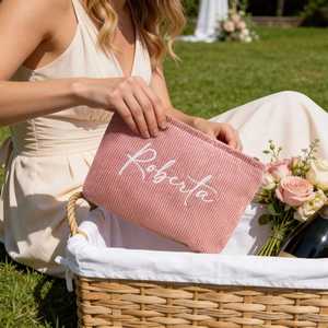Pochette en velours côtelé pour sac fourre-tout, organiseur de maquillage personnalisé avec monogramme, petite trousse de toilette de voyage - Product Image 5