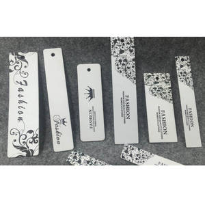 Compre Productos Chinos: Etiquetas Colgantes de Cartón Plástico Comercial para <span class=keywords><strong>Ropa</strong></span> - Product Image 1