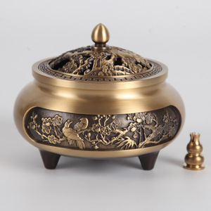 Brûleur d'encens artisanal Tongpu en cuivre pur, grand modèle sculpté avec motif « Pieuvre sur fleur de prunier », brûleur d'encens domestique - Product Image 1