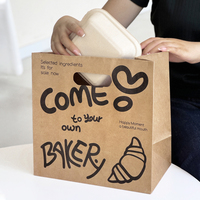 Sacs en papier kraft brun personnalisés écologiques avec poignée découpée pour la livraison de repas à emporter et l'emballage de produits de boulangerie
