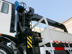 Кран-манипулятор Sinotruk HOWO 6X4, 280 л.с., грузоподъемность 12-16 тонн, с насосом KYB и коробкой передач Huade, максимальная высота подъема 15 м - Product Image 6