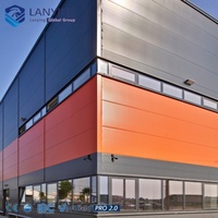 Bâtiment industriel préfabriqué en métal à grande portée, structure en acier robuste et durable pour atelier d'usine