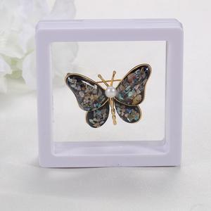 Broche de style papillon en coquille brisée colorée, accessoire de vêtement haut de gamme Zhuji, perle d'eau douce, fleur de poitrine, broche cadeau, numéro - Product Image 4