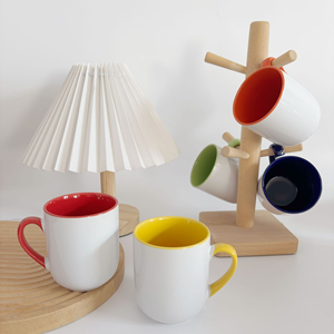Tazas de Café de Cerámica con Logotipo Personalizable - Regalos Promocionales para Fiestas, Diseño Moderno, Aptas para Lavavajillas y Microondas, Capacidad de 301-400 ml - Product Image 1