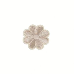 แผ่นรีดร้อนลายดอกไม้สำหรับเสื้อผ้า ขนาด 4*4 ซม. ขายส่งสำหรับตกแต่งเสื้อผ้า กระเป๋า และกางเกงขาสั้น - Product Image 6