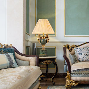 Lampada da Tavolo Decorativa Europea in Ottone Anticato con Base in Marmo e Paralume in Tessuto <span class=keywords><strong>per</strong></span> Soggiorno e Camera da Letto - Product Image 1