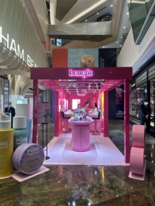 Meubles sur mesure pour boutique de soins de la peau, design d'intérieur de boutique de parfums en bois, vitrine de présentation de cosmétiques pour magasin de maquillage, armoire de présentation - Product Image 2