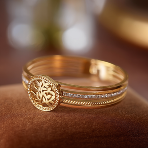 Bracelet tendance en acier inoxydable 316L plaqué or PVD avec incrustation de cristaux et motif floral pour femmes - Product Image 3
