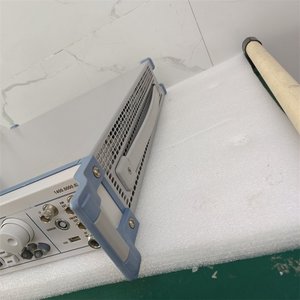 Analizador de Espectro Rohde & Schwarz SMA100A de 9 KHz a 6 GHz con Resolución de Frecuencia de 1 Hz y Generador de Señales - Product Image 1