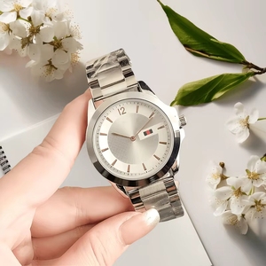 Reloj Casual Unisex al por Mayor con Correa de Cocodrilo, Esfera Plateada de Cuarzo de 40 mm con Dije de Logotipo Rojo, Verde y Blanco, Reloj de Pulsera Vintage de Moda - Product Image 2