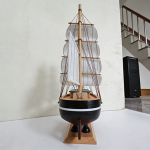 Modèle de bateau à voile en bois fait main avec <span class=keywords><strong>coque</strong></span> noire, figurine de <span class=keywords><strong>voilier</strong></span> nautique dans une boîte, pour la décoration de la maison, du bureau ou comme cadeau - Product Image 1