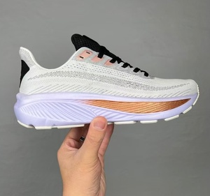 Zapatillas de running Brookes Ghost 17 en color clásico, ligeras, transpirables, con amortiguación y rebote, para maratón y entrenamiento. - Product Image 6