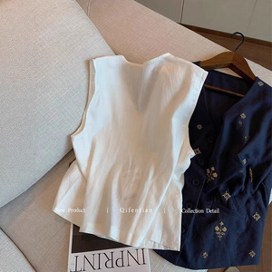 Women's 3D Embroidered Sleeveless Vest White Navy Blue V-Neck Breathable Summer Fashion Top Loose Fit Buttons Floral - Product Image 5