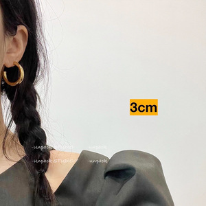 Boucles d'oreilles créoles plaqué or cerceaux pour femmes hypoallergénique Non terni haute poli gros ouvert épais 30/50MM sac Opp à la mode E001 - Product Image 4