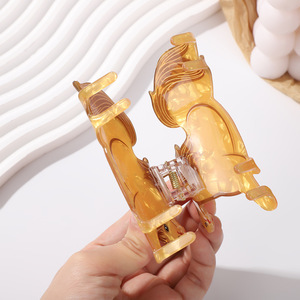 Pinza para el pelo de acrílico con diseño creativo de animales (oveja, ardilla, caballo) y garra de tiburón, elegante y moderna, para niños - Product Image 6
