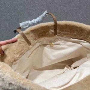 Sacs fourre-tout de luxe pour femmes 2025, grande capacité, de haute qualité, avec broderie, vente en gros pour filles - Product Image 3