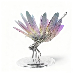 Escultura de Libélula de Acero Inoxidable Iridiscente Personalizada - Decoración Acuática para Exteriores OEM/ODM para Jardines y Zoológicos - Product Image 3