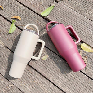 2025 moderno y elegante taza de acero inoxidable de 40OZ mango de paja plegable ligero Big Mac aislamiento de coche a prueba de fugas vacío portátil - Product Image 4