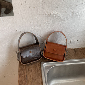 Bolsa Transversal Feminina Retrô de Cor Sólida 2026, Chique e Moderna para o Verão, em PU, com Alça Única e Detalhe de Corrente - Product Image 1