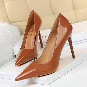 10.5CM/7.5CM Dropshipping Escarpins Femme Big Size <span class=keywords><strong>43</strong></span> <span class=keywords><strong>scarpe</strong></span> da <span class=keywords><strong>donna</strong></span> con tacco alto e punta a punta riflettente alla moda formale - Product Image 1