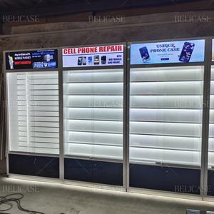 Espositore Moderno per Negozio di Telefonia: Rastrelliera con Ganci per Custodie e Accessori Cellulari con Ripiani per Smartwatch e Accessori - Product Image 2