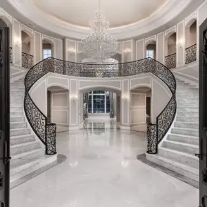 Двойная лестница изогнутая лестница со стеклянной балюстрадой и твердыми дубовыми ступеньками внутренняя дуговая лестница