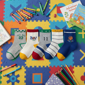 Calzini Casual Premium con Motivo Calcistico Primaverile - Lunghezza Media Polpaccio, 76% Misto Cotone, Traspiranti e Morbidi, 5 Paia, Taglia S, per Bambini e Ragazzi - Product Image 1