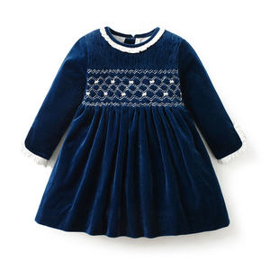 Abiti Classici da Bambina <span class=keywords><strong>Autunno</strong></span> Inverno per Bambini in Velluto Blu Navy Smock Fatto a Mano Stile Boutique Spagnola - Product Image 1