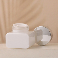 20ml 30ml 50ml 100ml 120ml 30g 50g bouteille de parfum en verre blanc de luxe haut de gamme cylindre bouchon à vis argent joint et pompe pulvérisateur