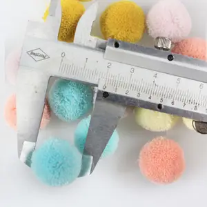 100pcs मिश्रित रंग ढीला यार्न पोम Poms 20MM Pompoms गेंद मोती शराबी बॉल्स डिजाइनर आभूषण चार्म्स बच्चा खिलौना सामान