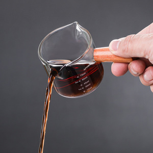 Tasse à mesurer en verre Kafei Shi, 70-80 ml, avec poignée en bois, double bec verseur, résistante à la chaleur, pour café et maison - Product Image 2