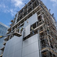Panneau de mur-rideau en aluminium PVDF ignifuge, revêtement extérieur métallique durable, tôle d'aluminium perforée découpée au laser pour supermarché