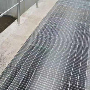 Grille en acier durable de haute qualité, couvercle de drainage de tranchée, galvanisé à chaud, anti-corrosion, taille personnalisable - Product Image 2