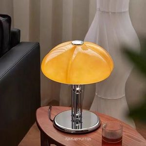 Lámpara de mesita de noche Retro Premium XZM con diseño de seta, calabaza de Metal, <span class=keywords><strong>estilo</strong></span> <span class=keywords><strong>Bauhaus</strong></span> de Corea del Sur para decoración del hogar y dormitorio - Product Image 2