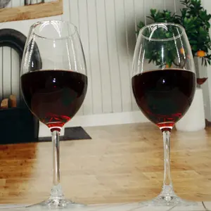 Atacado elegante vinho tinto óculos cristal cálice vinho plástico vinho óculos para casamento e festa