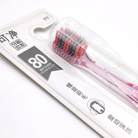 Brosse à dents manuelle à usage domestique pour adultes avec poignée transparente Certifié Soft Spiral Wire Prix bon marché