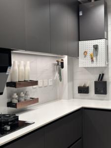 Armoire de cuisine moderne de style luxueux en aluminium doré Ensemble de meubles de cuisine design personnalisé - Product Image 4