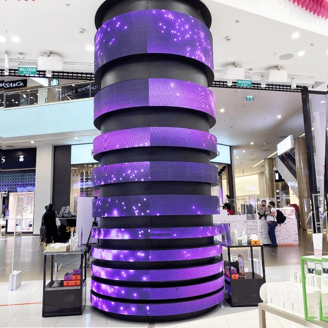 Custom Shopping Mall Creative Circle LED Display P0.9-P2.5 High Definition Flexible Video Screen Novastar System 5 Year Warranty