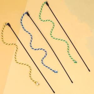 Forniture per animali domestici all'ingrosso Teaser per gatti con campana Kitten Chaser bacchetta giocattolo interattivo per gatti corda di peluche per gatti - Product Image 5