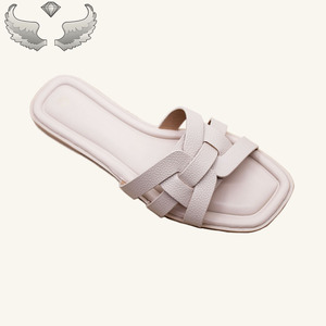 Sandales plates pour femmes de haute qualité, nouveau style d'été, confortables, à semelle souple, respirantes et décontractées, légères - Product Image 4