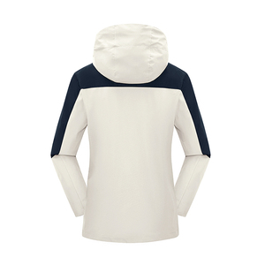 2023 nouvelle mode Softshell veste imperméable et coupe-vent respirant et doux pluie Safari veste pour hommes femmes - Product Image 6