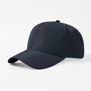 Casquette de golf en maille perforée avec logo personnalisé OEM, 5 panneaux, visière légèrement incurvée, patch en caoutchouc imperméable, snapback - Product Image 1